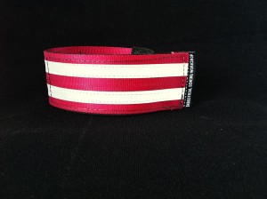 reflective legband for cyclists, horse riders and pedestrians, colour wine